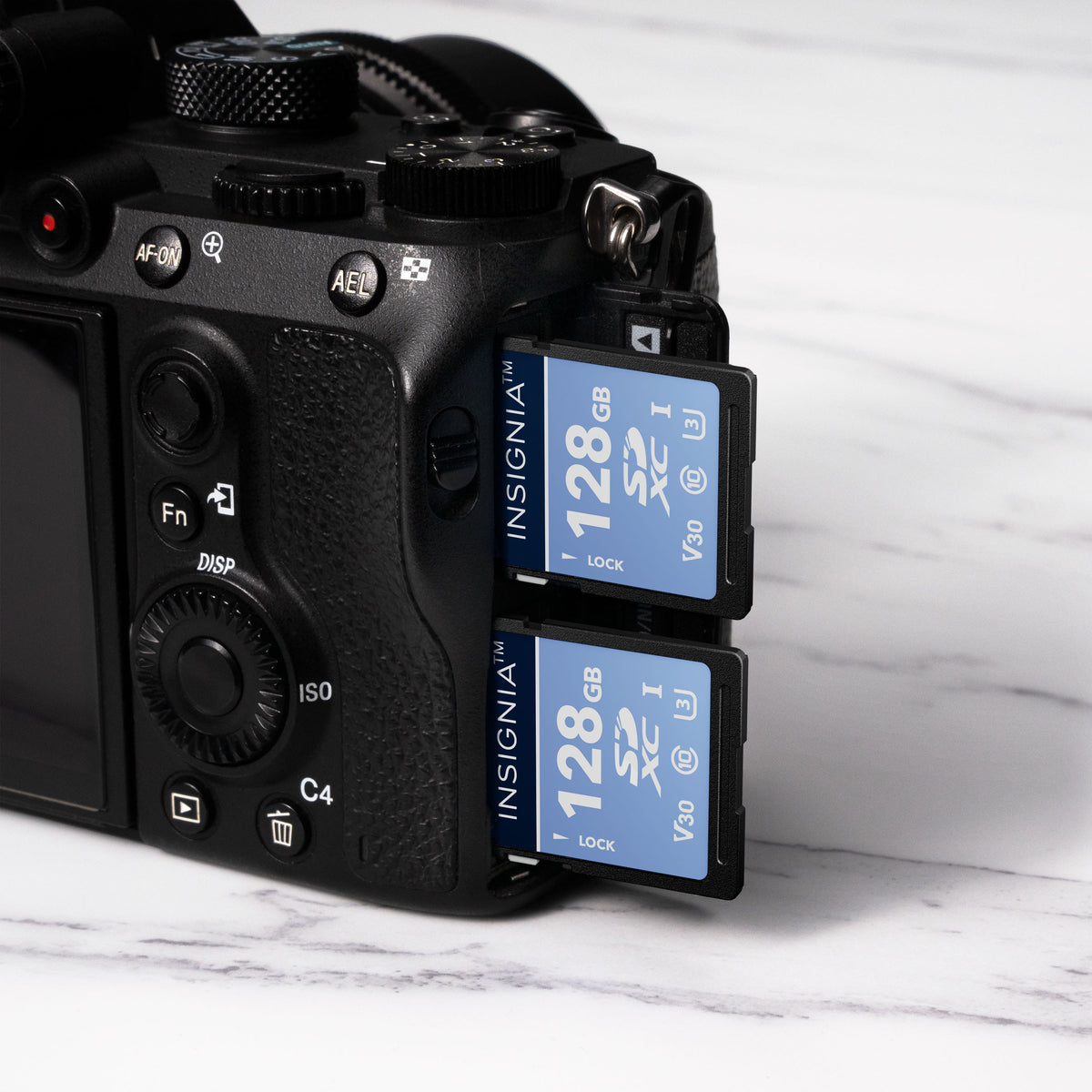 Insignia™ - 128GB SDXC UHS-I Memory Card, Read Speed Up to 200MB/s