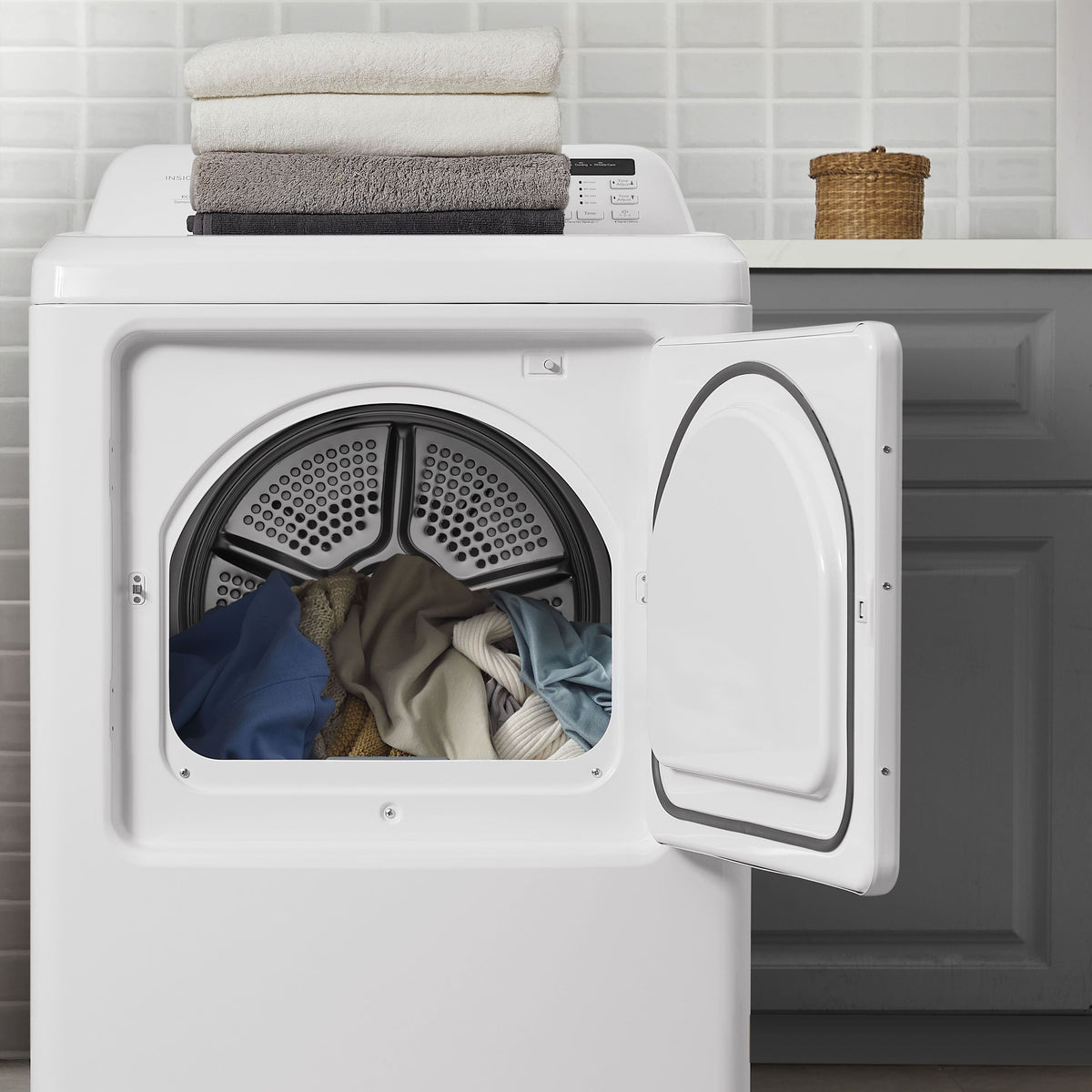 Insignia™ - 7 Cu. Ft. Gas Dryer with Sensor Dry - White