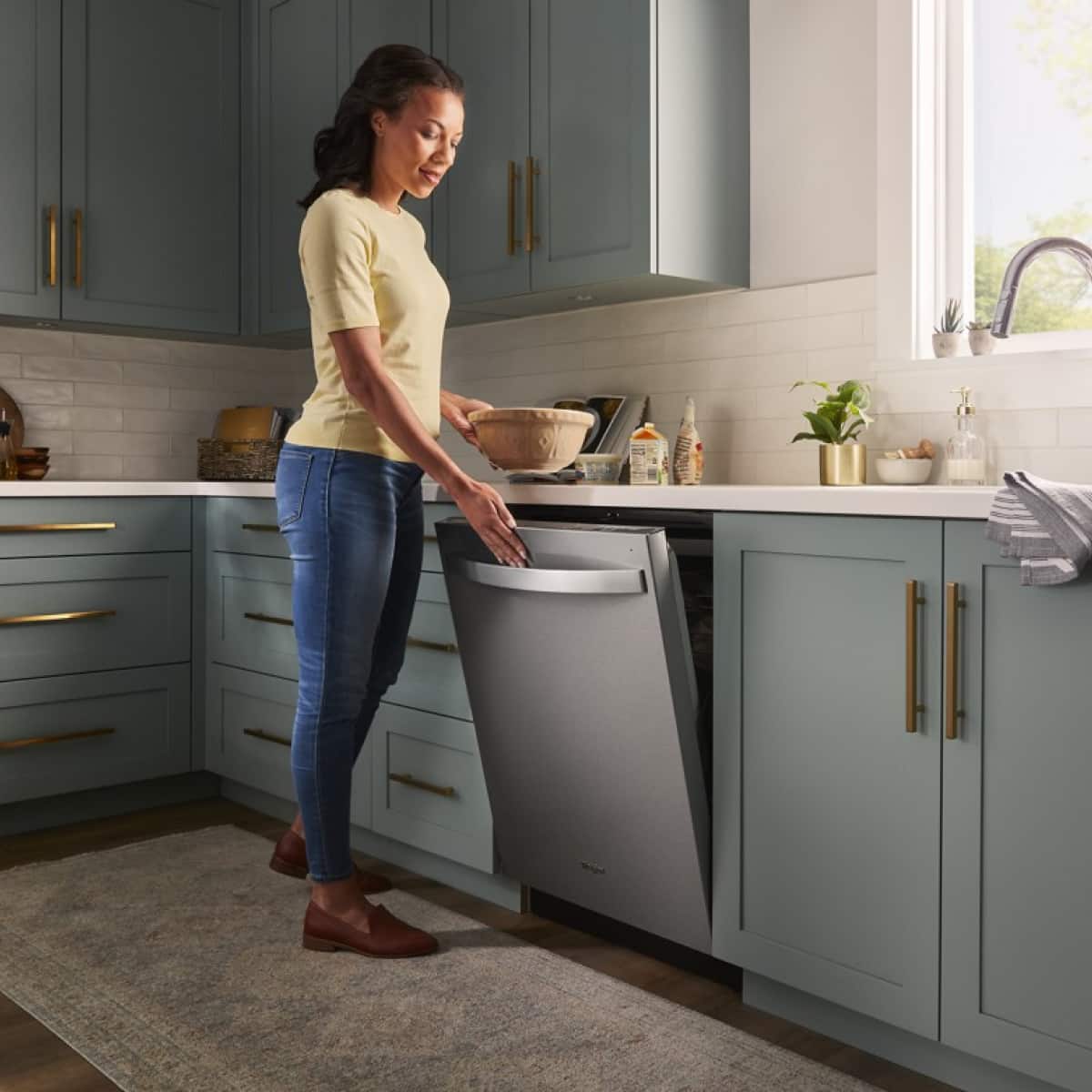 Whirlpool - 24 inch  Quiet Dishwasher with Boost Cycle and Pocket Handle .- Fingerprint Resistant - Stainless Steel