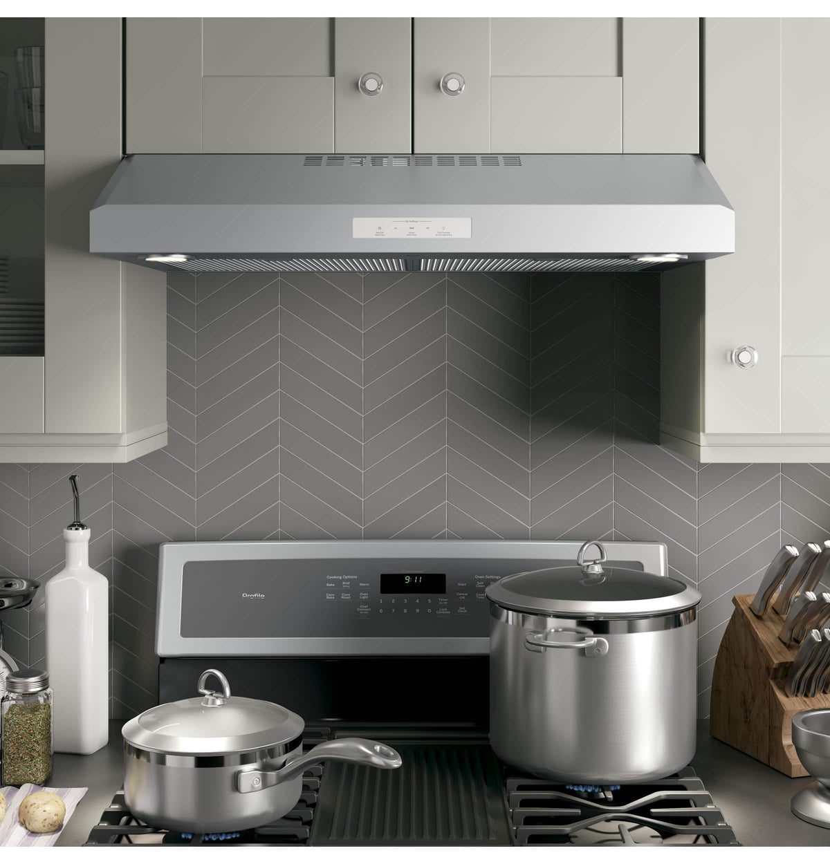 GE Profile - 30 inches - Convertible - Under cabinet Range Hood - Stainless Steel
