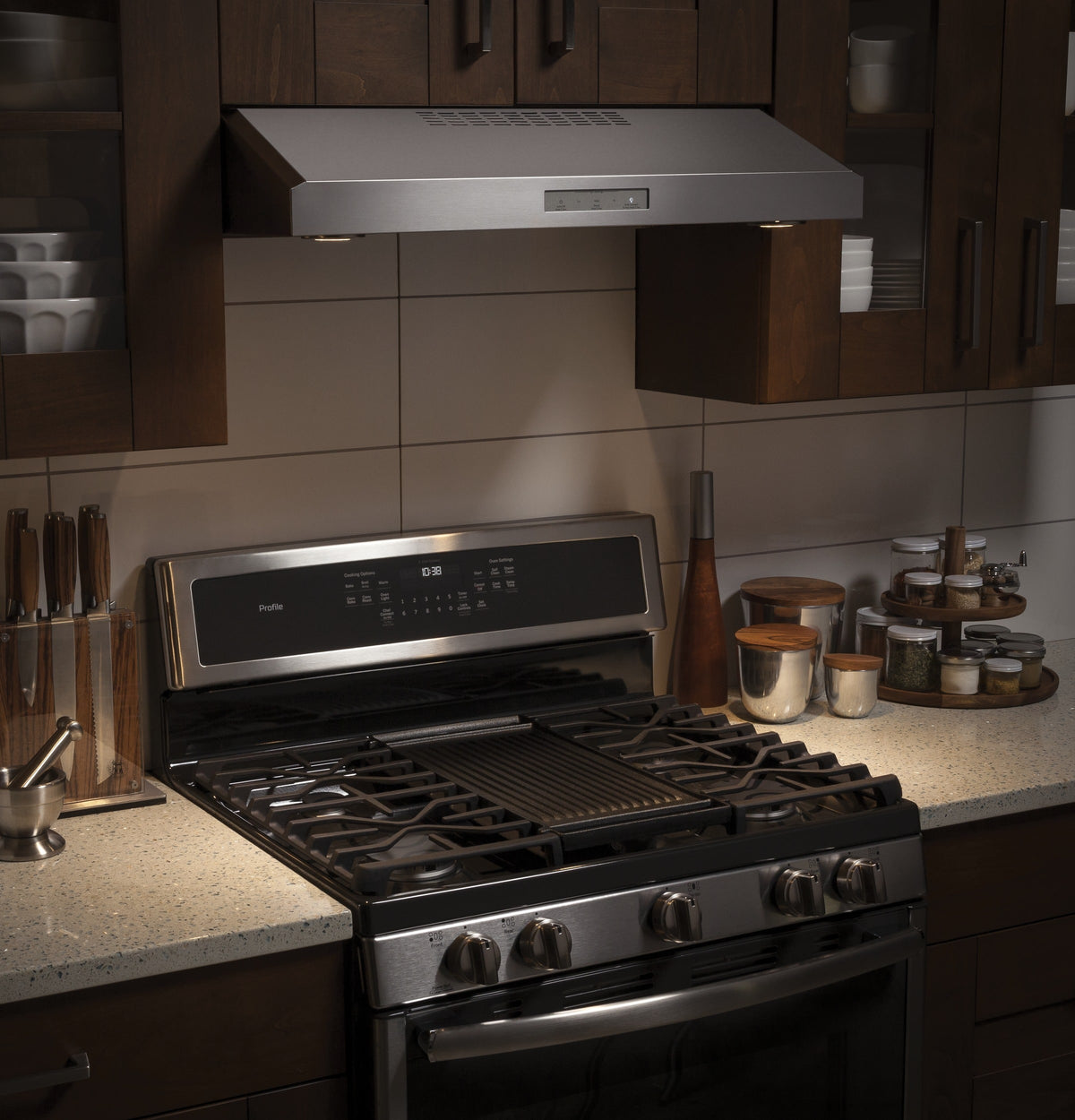 GE Profile - 30 inches - Convertible - Under cabinet Range Hood - Stainless Steel