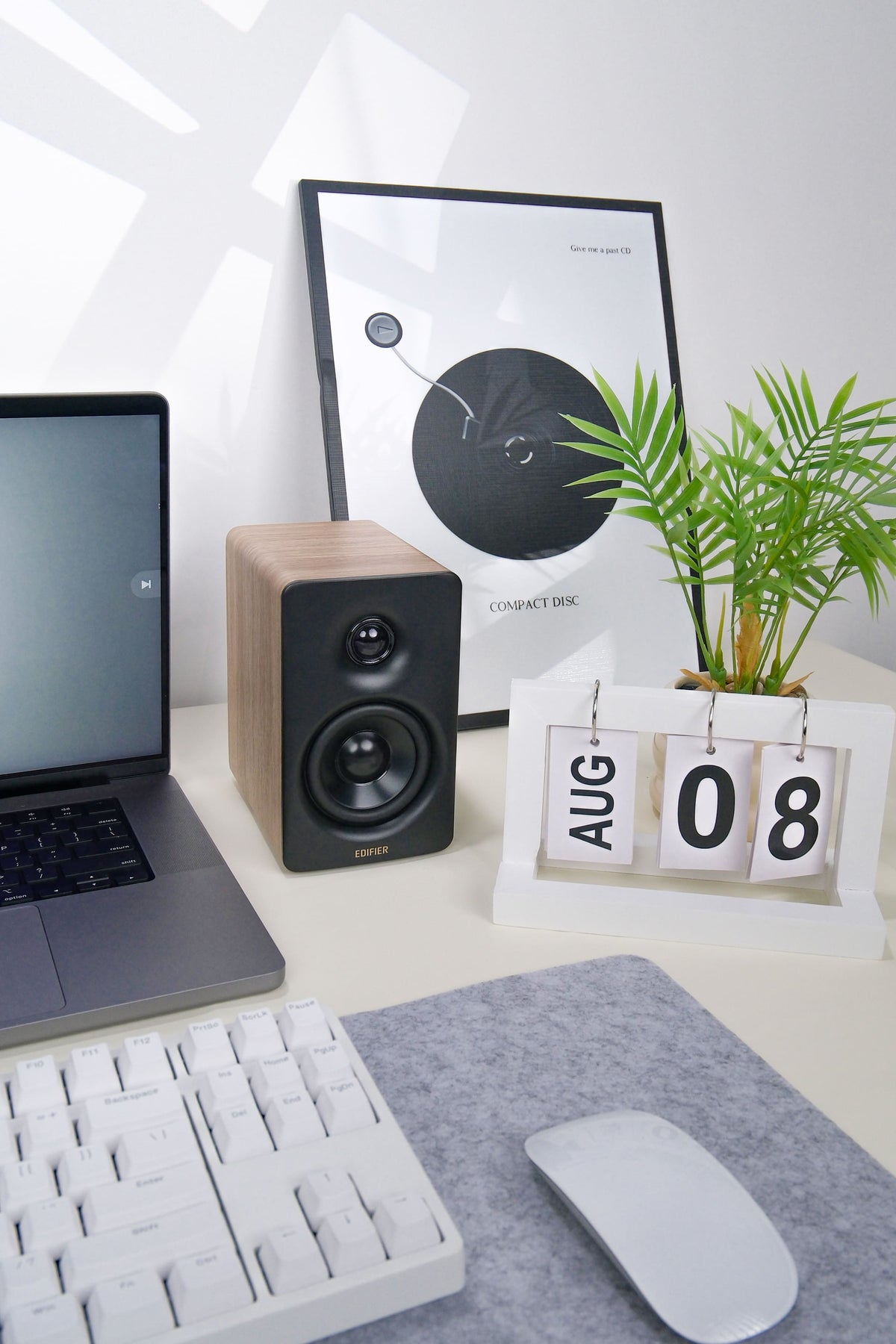 Edifier - M60 Compact Desktop 2.0 Speakers (Pair) - Oak Brown