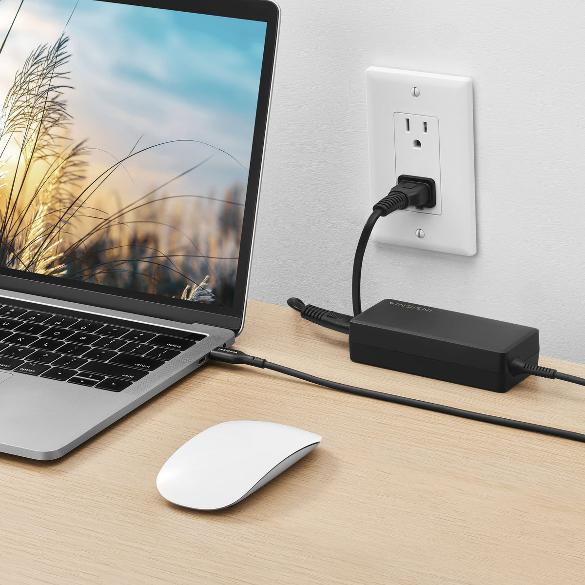 Insignia™ - 100W 8 ft. Laptop Power Adapter for USB-C Devices - Black