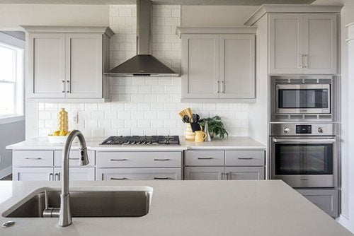 Bosch - 500 Series 30" 4.6 Cu. Ft. Built-In Single Electric Wall Oven with True Convection - Stainless Steel