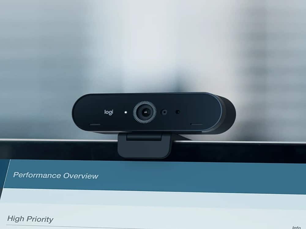 Logitech - Brio Ultra HD Pro 4096 x 2160 Business Webcam with RightLight 3 and Noise-Cancelling Dual Mics - Black