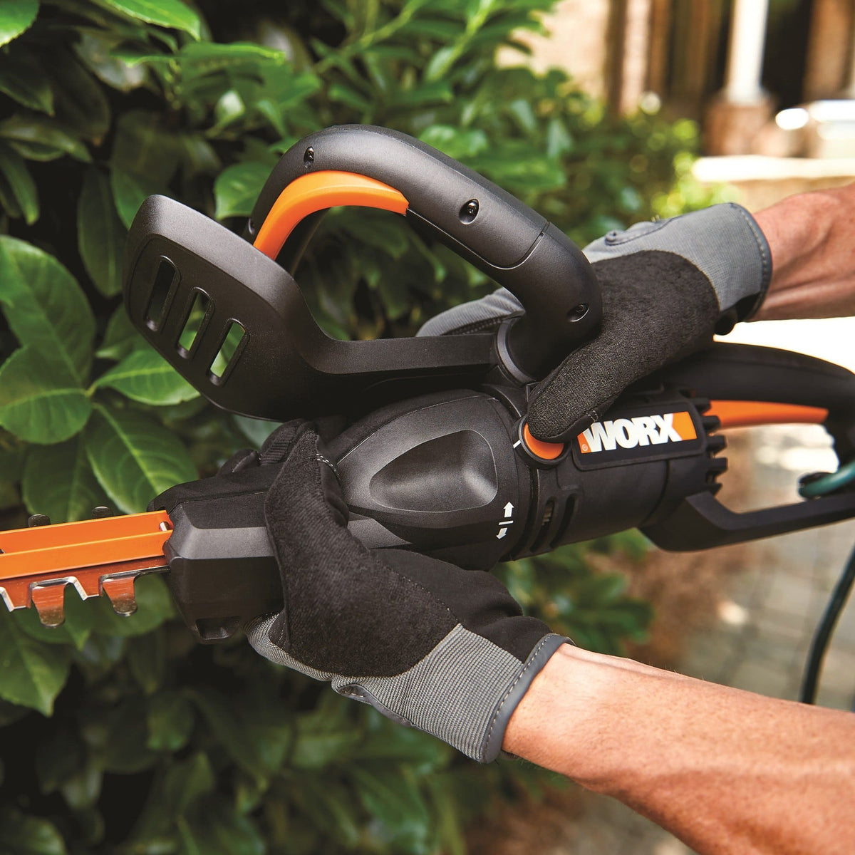 WORX - 24" Electric Hedge Trimmer with Rotating Handle - Black