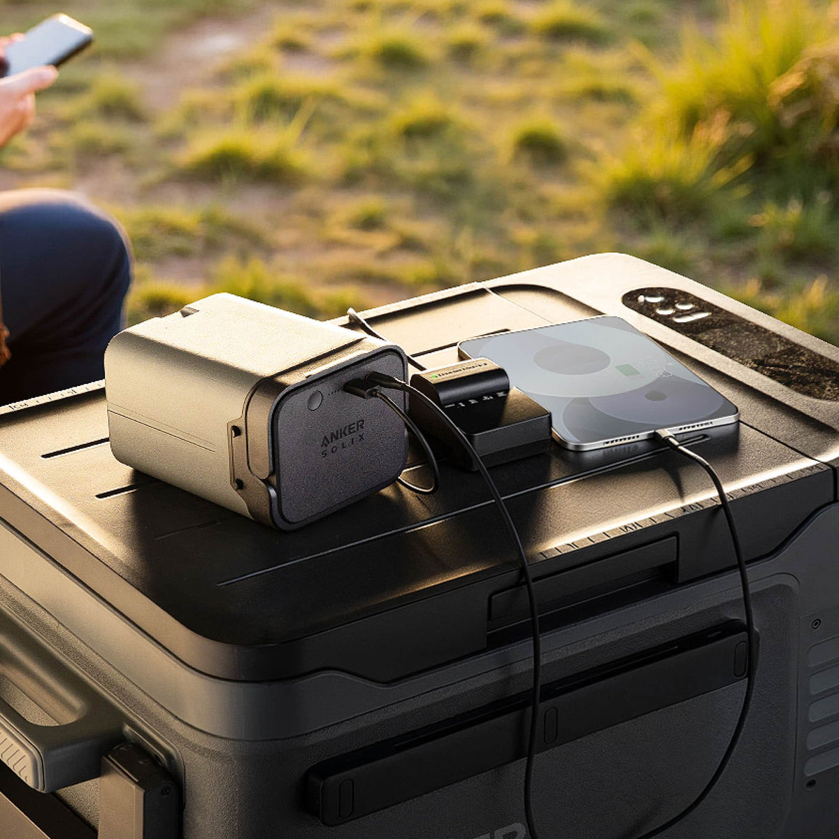 Anker - SOLIX Everfrost 2 Electric Cooler Removable Battery with 288 Wh,Refrigerator & Freezer, Recharged by AC/Car/Solar - Gray
