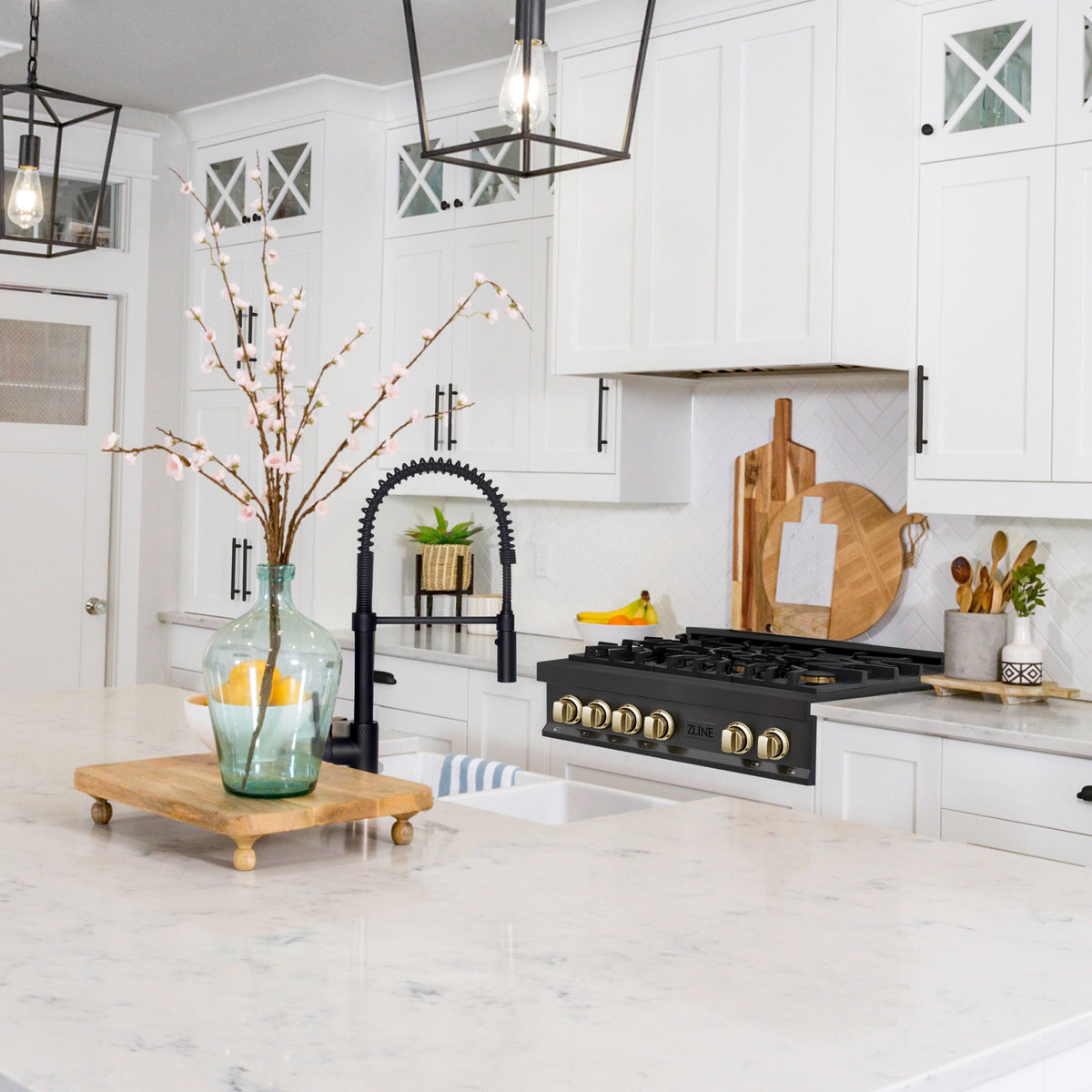 ZLINE - Autograph 36 in. Legacy Rangetop in Black Stainless Steel w/ Gold Accents - Black Stainless Steel