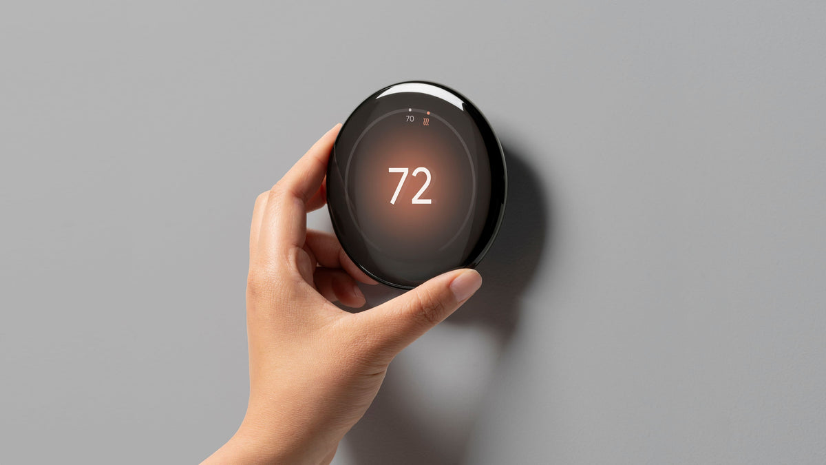 Google - Nest Learning Thermostat (4th gen) with Nest Temperature Sensor (2nd gen) - Polished Obsidian