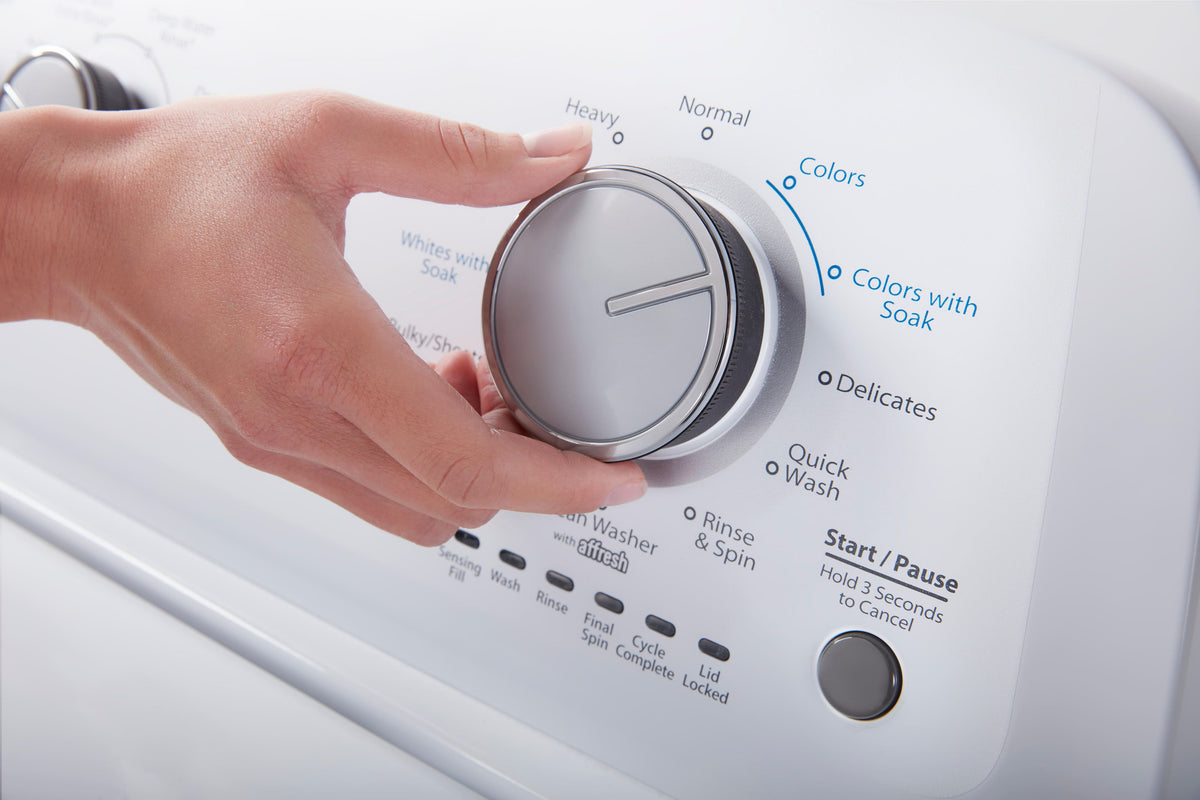 Whirlpool - 3.9 Cu. Ft. 12-Cycle Top-Loading Washer - White