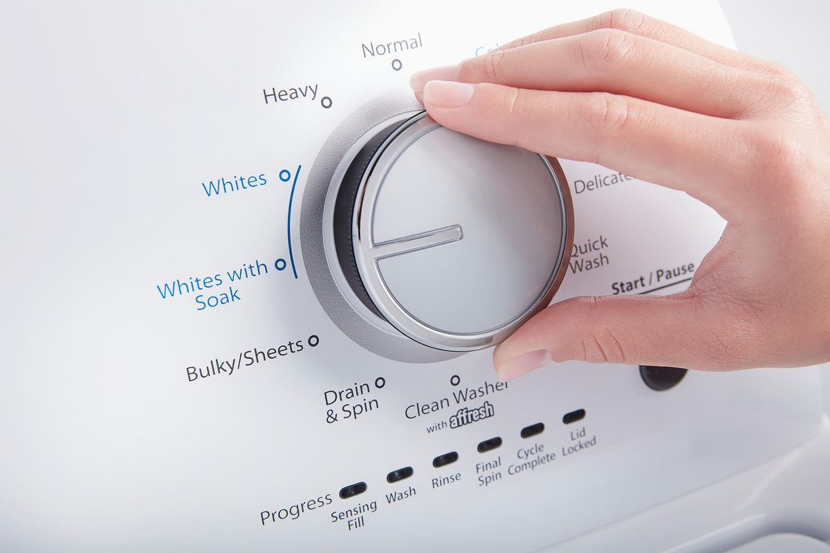 Whirlpool - 3.9 Cu. Ft. 12-Cycle Top-Loading Washer - White