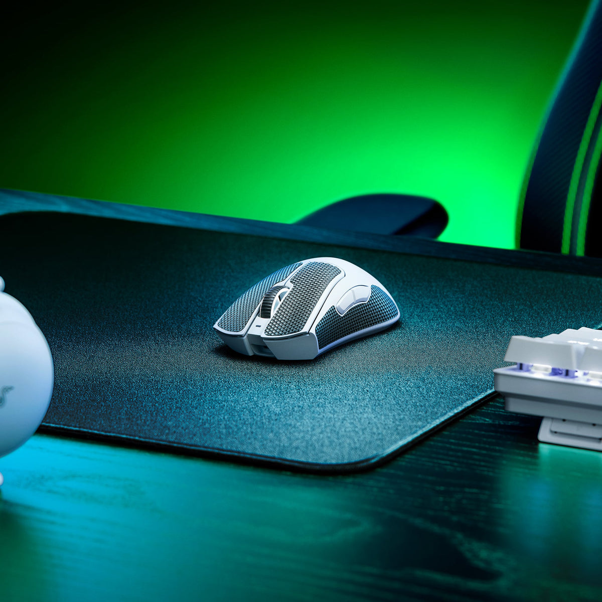 Razer - DeathAdder V3 Pro Lightweight Optical Gaming Mouse with 90 Hour Battery - Wireless - White