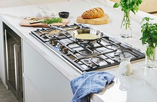 Thermador - Masterpiece 36" Built-In Gas Cooktop with 5 Pedestal Star Burners and ExtraLow Slect and LP Conversion - Stainless Steel
