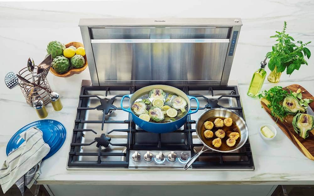 Thermador - Masterpiece 36" Built-In Gas Cooktop with 5 Pedestal Star Burners and ExtraLow Slect and LP Conversion - Stainless Steel