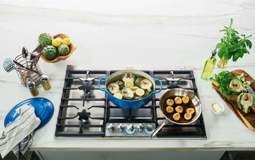 Thermador - Masterpiece 36" Built-In Gas Cooktop with 5 Pedestal Star Burners and ExtraLow Slect and LP Conversion - Stainless Steel