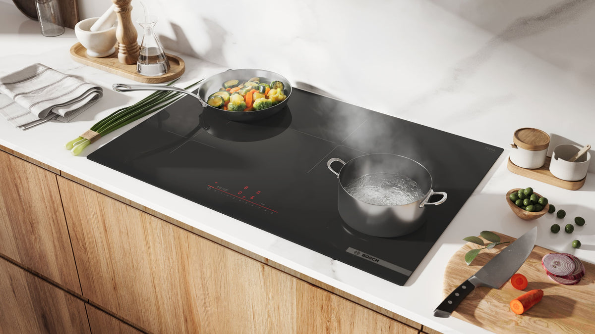 Bosch - 500 Series 30" Built-In Electric Induction Cooktop with 4 elements, Smart Connectivity and SpeedBoost - Black