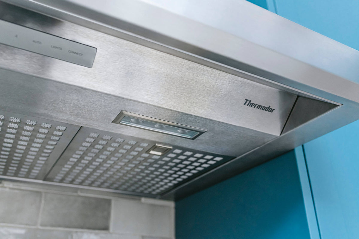 Thermador Masterpiece - 36 inches - Externally Vented & Recirculating - Wall Range Hood - Stainless Steel