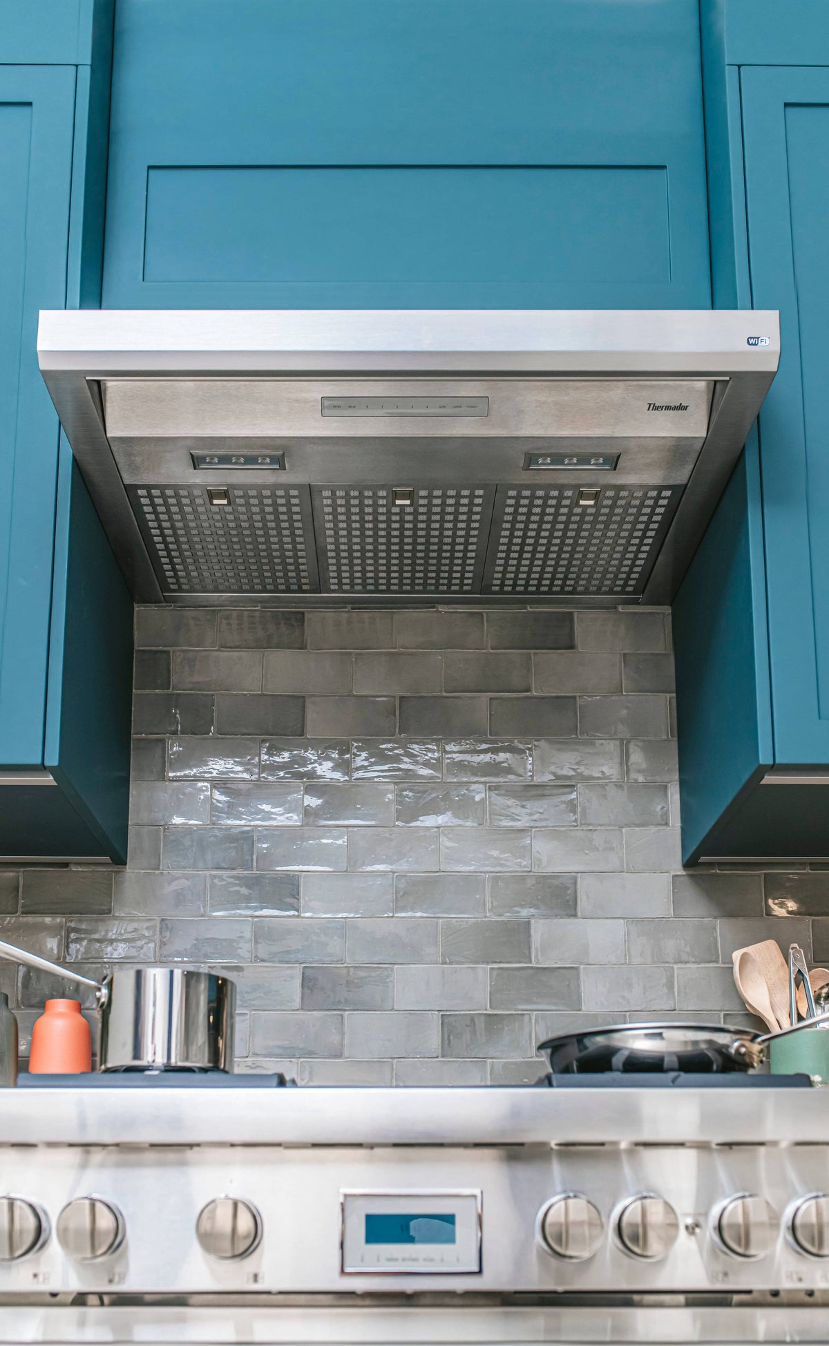 Thermador Masterpiece - 36 inches - Externally Vented & Recirculating - Wall Range Hood - Stainless Steel