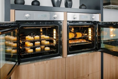 Thermador - Professional Series 30" 4.5 Cu. Ft. Built-In Single Electric Smart Wall Oven with True Convection - Stainless Steel