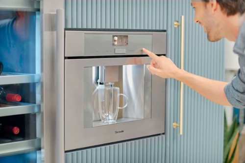 Thermador - Espresso Machine with 19 bars of pressure, Milk Frother and App Controlled - Stainless Steel
