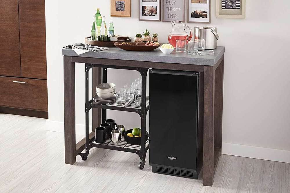 Whirlpool - 15" 29-Lb. Freestanding Icemaker - Black