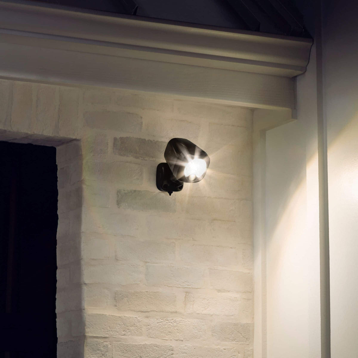 Ring - Battery-Powered LED Smart Spotlight - Black