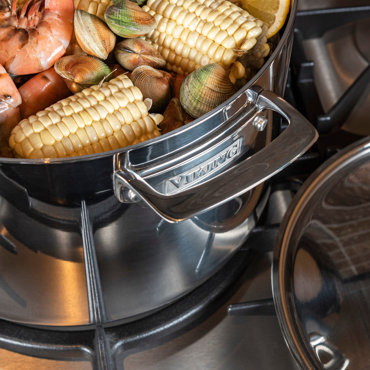 Viking - 3 Ply 12 Qt. Stock Pot - Mirror