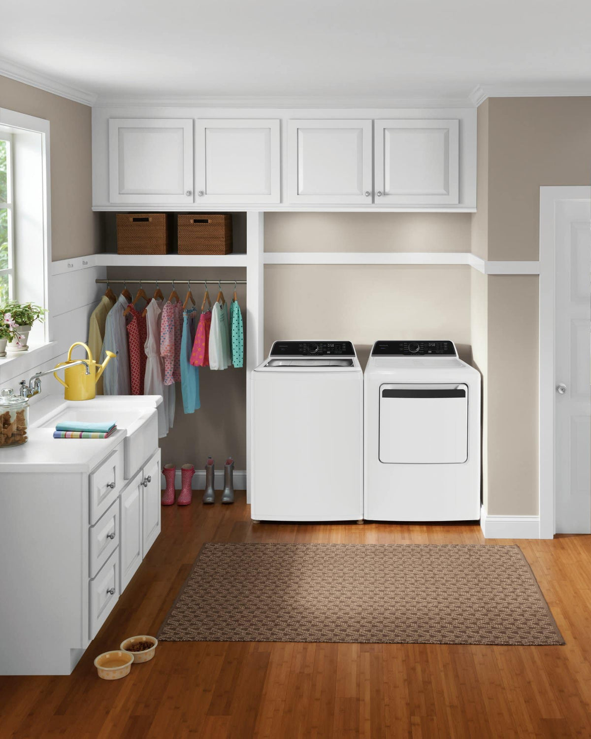 Frigidaire - 4.4 Cu. Ft. High Efficiency Top Load Washer with Maxfill Option - White