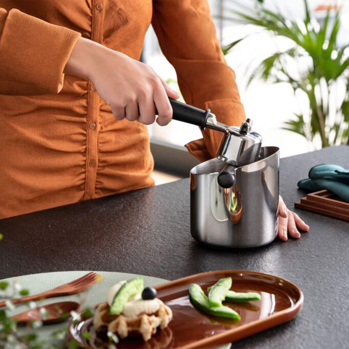 De'Longhi - Coffee Knock Box - Stainless Steel
