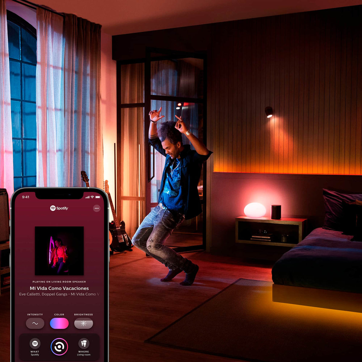 Philips - Hue Go Bluetooth Table Lamp - White and Color Ambiance