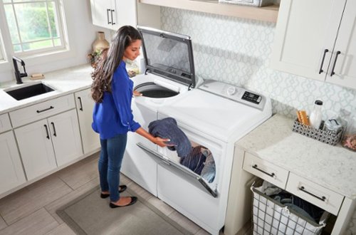 Maytag - 7.4 Cu. Ft. Smart Gas Dryer with Steam and Extra Power Button - White