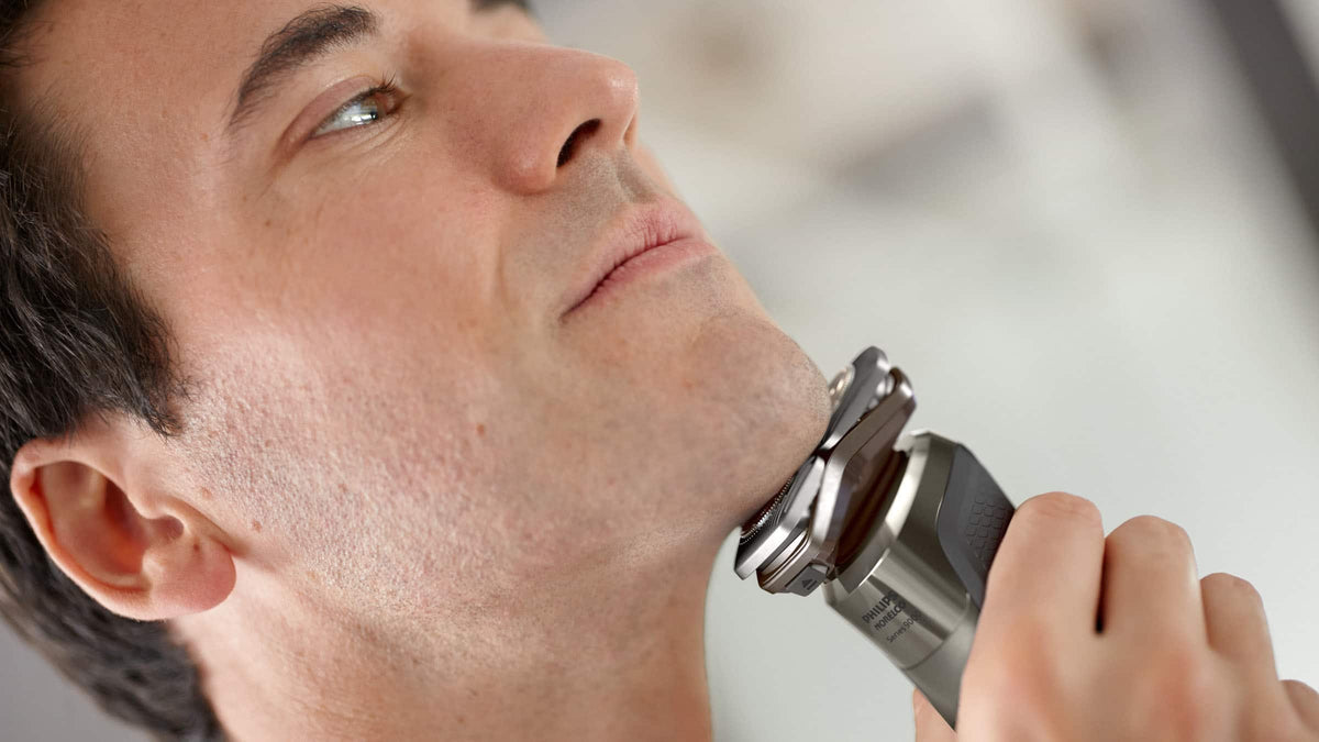 Philips Norelco - Rechargeable Electric Shaver 9600 with Extra Shave Heads Included S9507/87 - Black