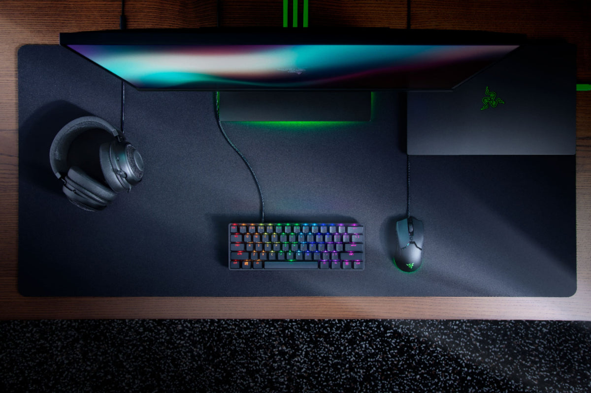Razer - Huntsman Mini 60% Wired Optical Clicky Switch Gaming Keyboard with Chroma RGB Backlighting - Black