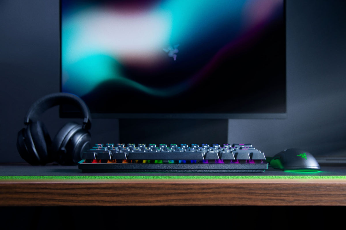Razer - Huntsman Mini 60% Wired Optical Clicky Switch Gaming Keyboard with Chroma RGB Backlighting - Black