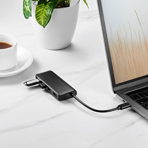 Insignia™ - 4-Port USB Hub with USB-C Connection - Black