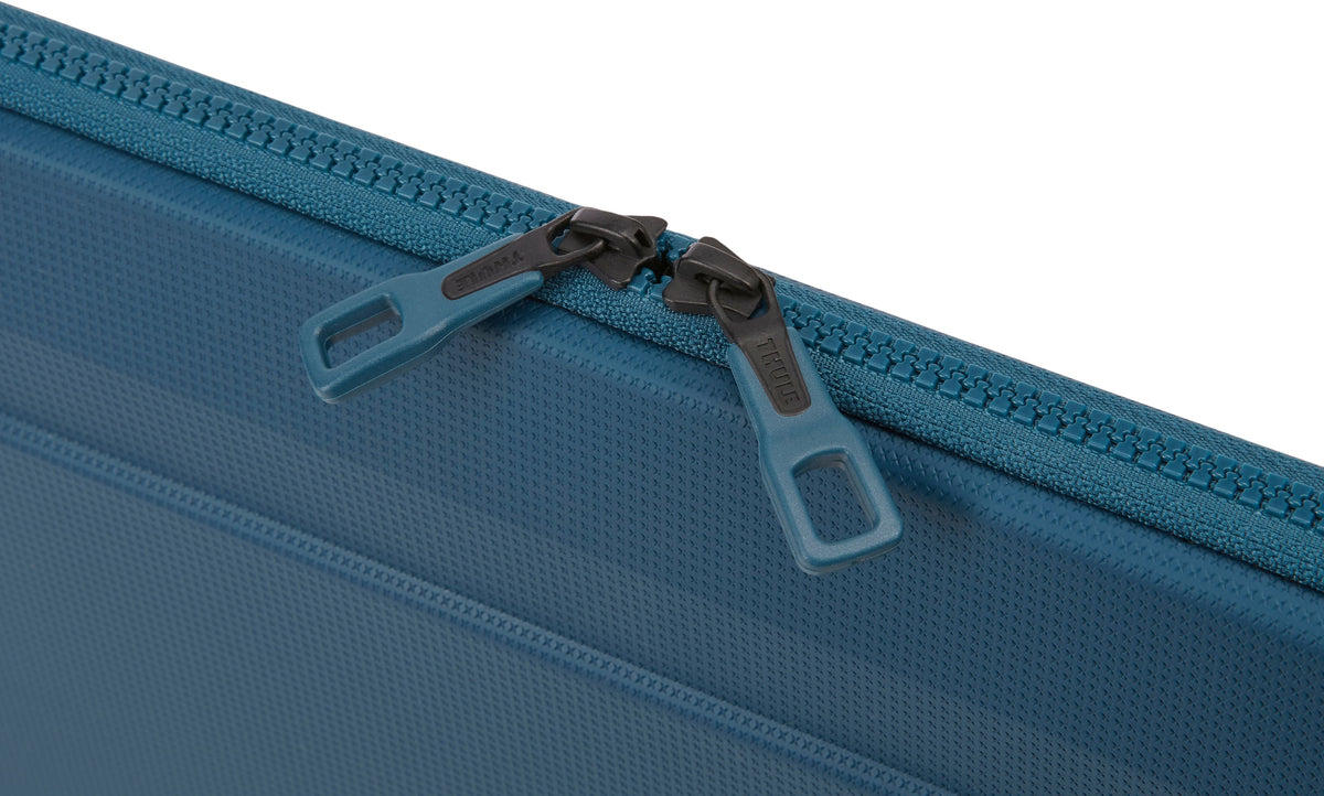 Thule - Gauntlet Laptop Sleeve Laptop Case for 16” Apple MacBook Pro, 15” Apple MacBook Pro, PCs Laptops & Chromebooks up to 14” - Blue