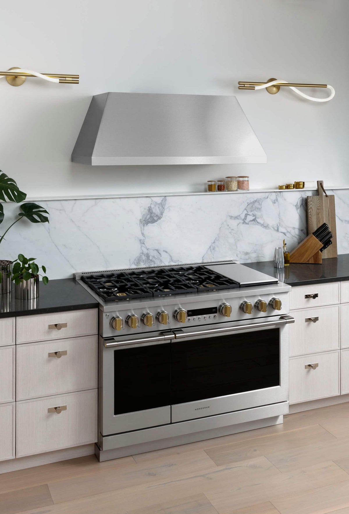 Monogram - 48 in. Wide 7 Burners 8.25 Cu. Ft. Freestanding Double Oven Dual Fuel Convection Smart Range with Self-Clean - Stainless Steel
