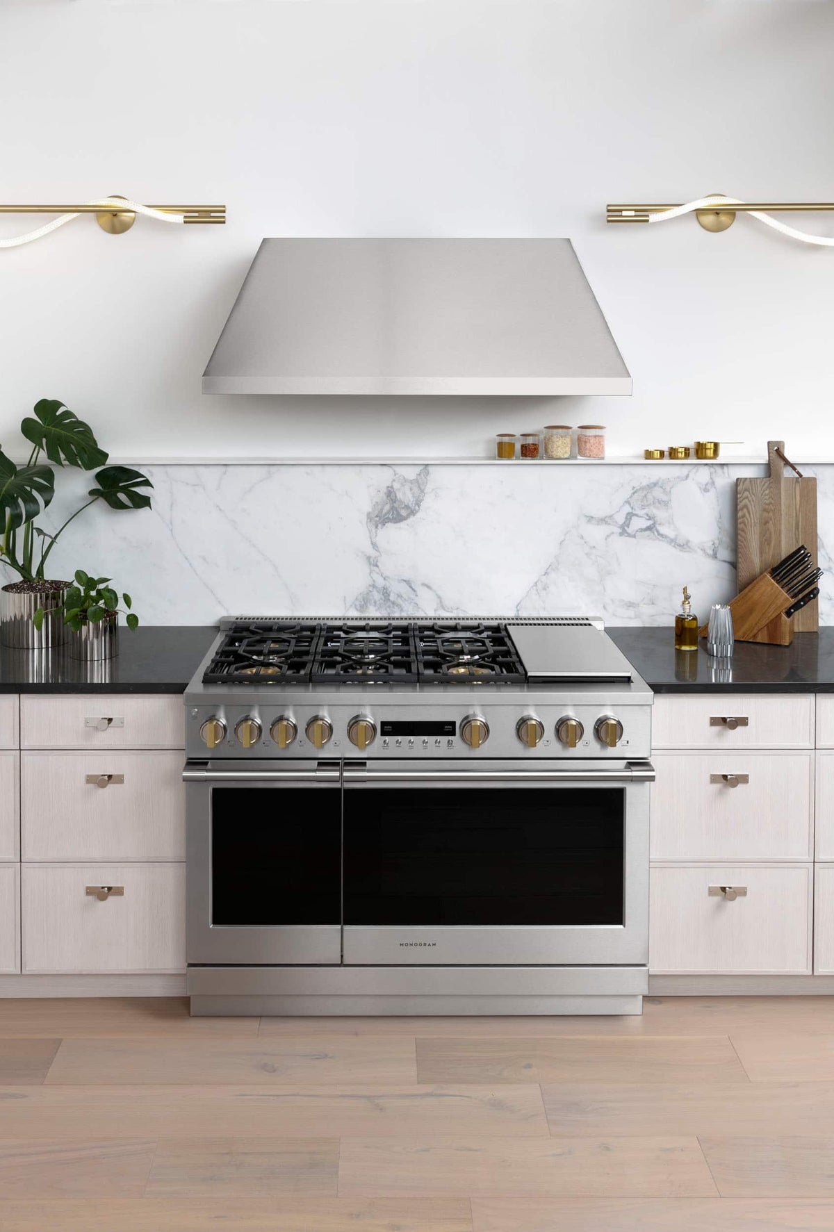 Monogram - 48 in. Wide 7 Burners 8.25 Cu. Ft. Freestanding Double Oven Dual Fuel Convection Smart Range with Self-Clean - Stainless Steel