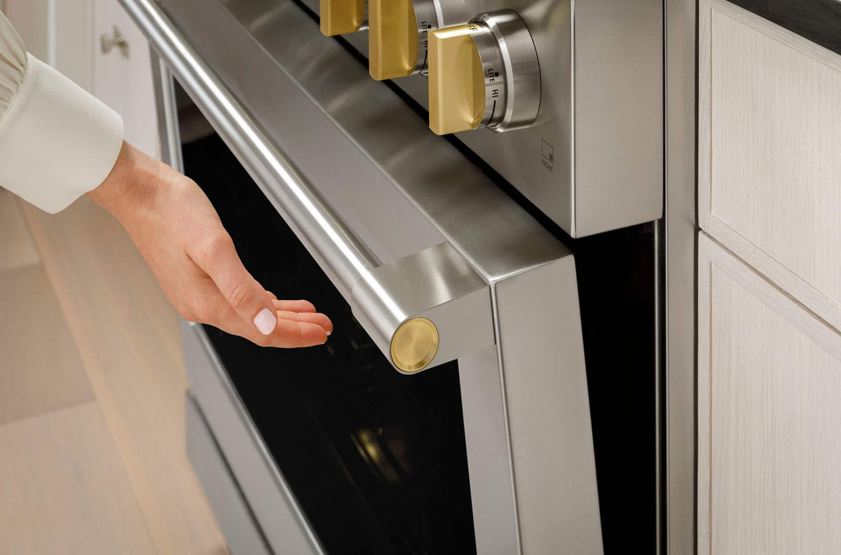 Monogram - 36 in. Wide 6 Burners 5.7 Cu. Ft. Freestanding Dual Fuel Convection Smart Range with Self-Clean - Stainless Steel