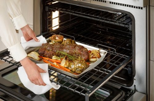 Monogram - 36 in. Wide 6 Burners 5.7 Cu. Ft. Freestanding Dual Fuel Convection Smart Range with Self-Clean - Stainless Steel