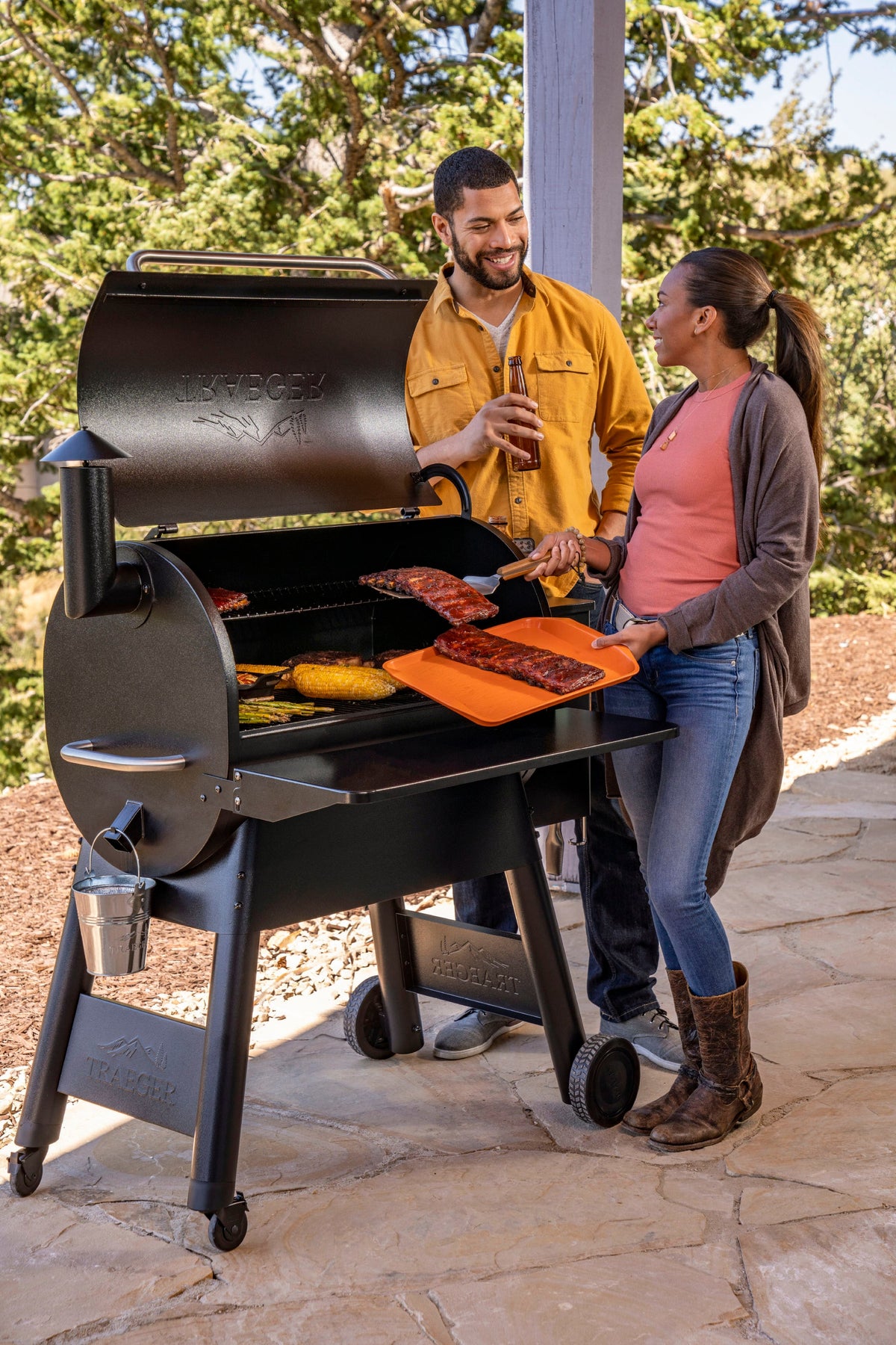 Traeger Grills - Pro 780 Pellet Grill and Smoker with WiFIRE - Black