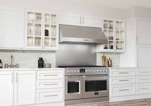 Zephyr - 30 inches - Convertible - Wall Range Hood - Stainless Steel