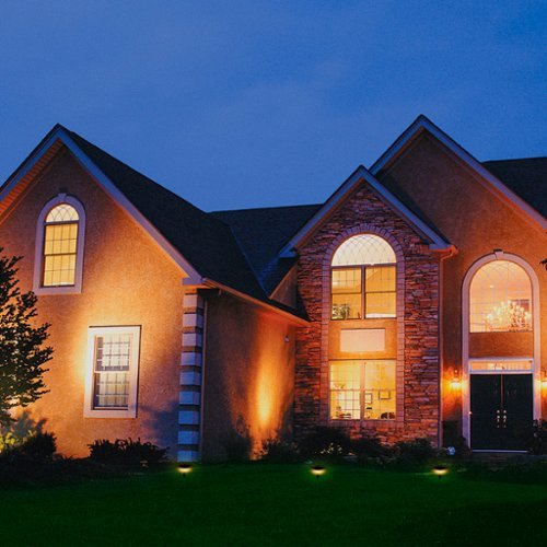 Lutron - Caseta Weatherproof+ Outdoor Smart Plug for Landscape and String Lighting, On/Off Switch - Black
