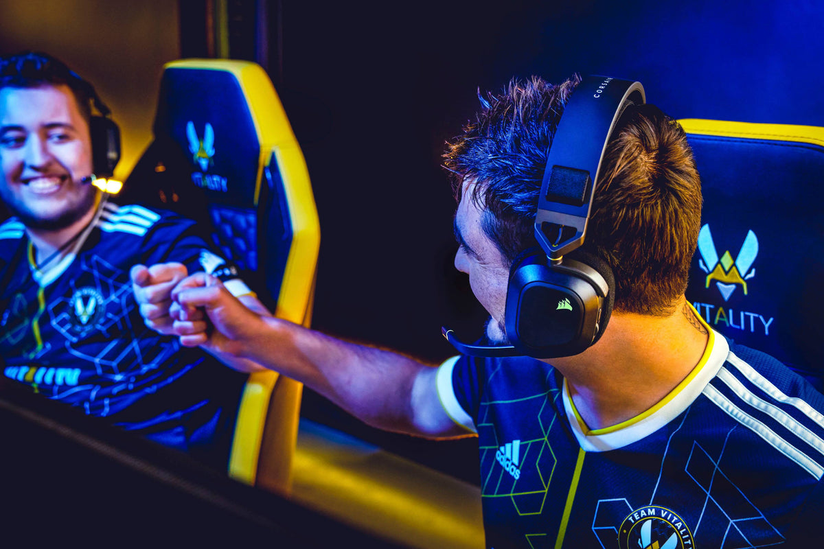 CORSAIR - HS80 RGB Wireless Gaming Headset for PC, Mac, PS5, PS4 - Carbon