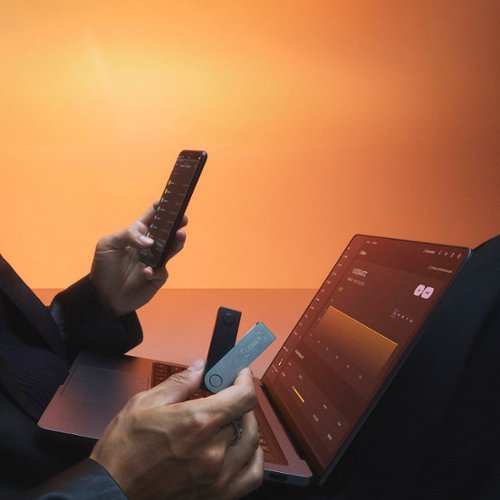 Ledger - Nano X Crypto Hardware Wallet - Bluetooth - Onyx Black