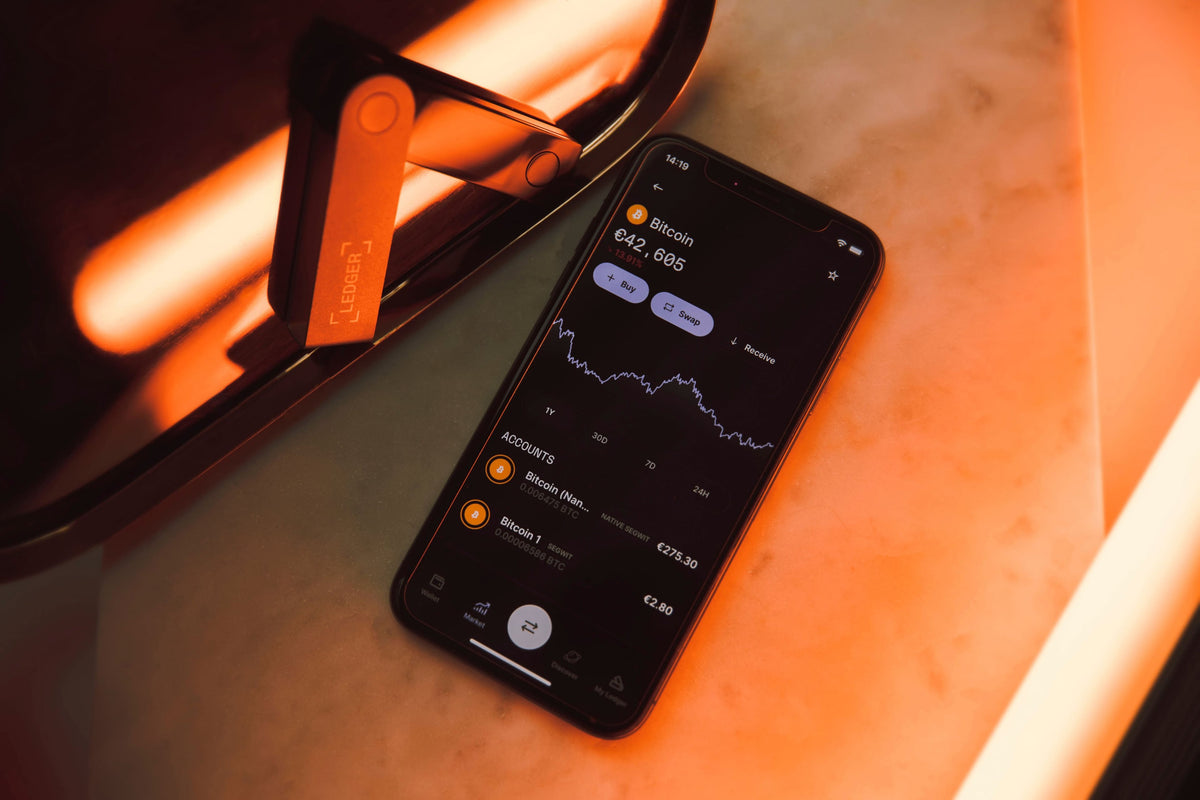 Ledger - Nano X Crypto Hardware Wallet - Bluetooth - Onyx Black