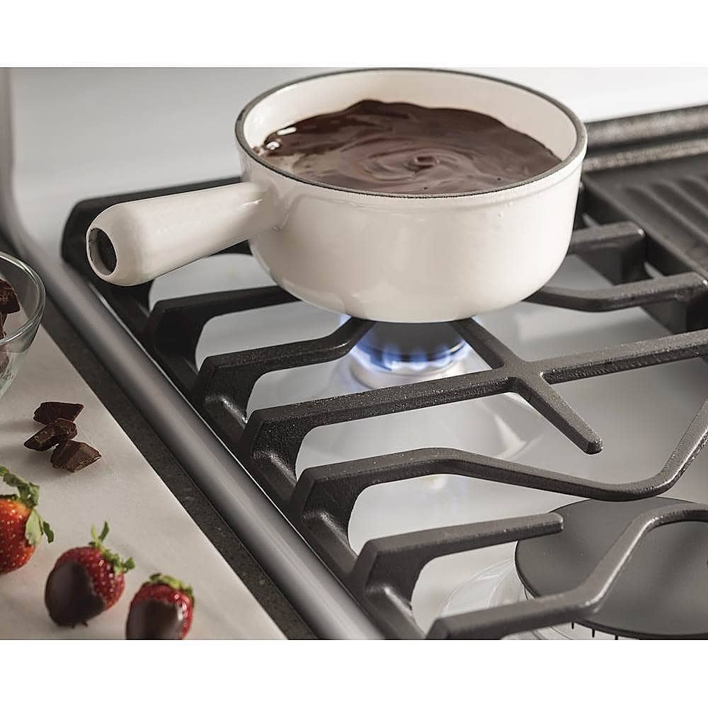 GE - 30 in. Wide 5 Burners 5.0 Cu. Ft. Freestanding Gas Range - White
