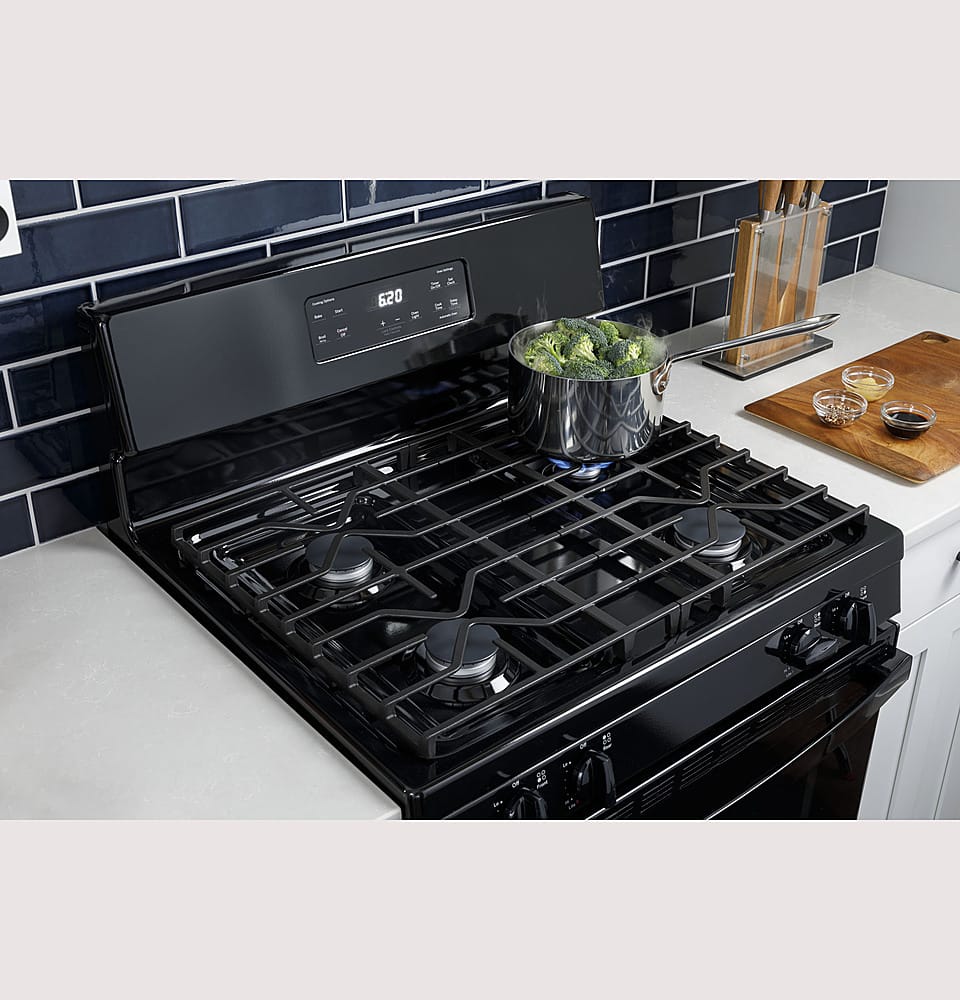 GE - 30 in. Wide 4 Burners 4.8 Cu. Ft. Freestanding Gas Range - Black