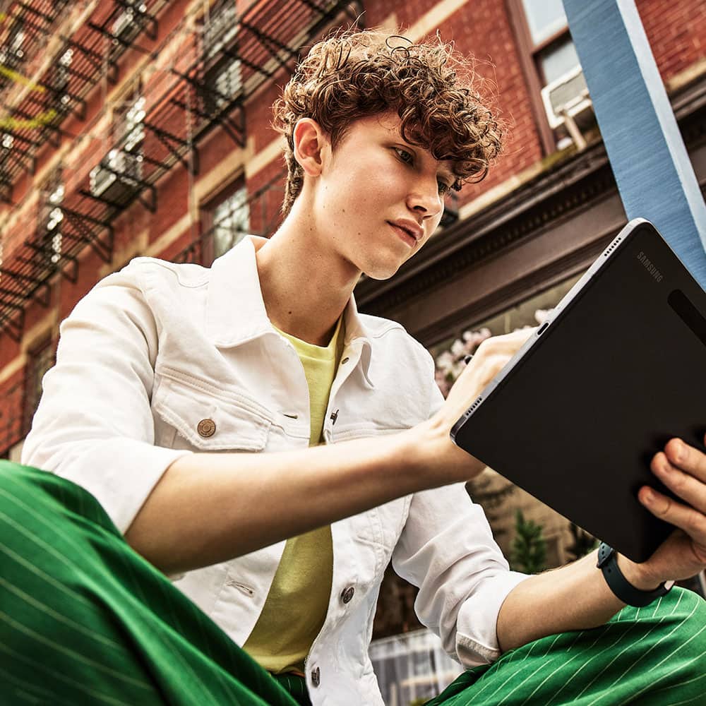 Samsung - Geek Squad Certified Refurbished Galaxy Tab S8 Ultra - 14.6" 256GB - Wi-Fi - with S-Pen - Graphite