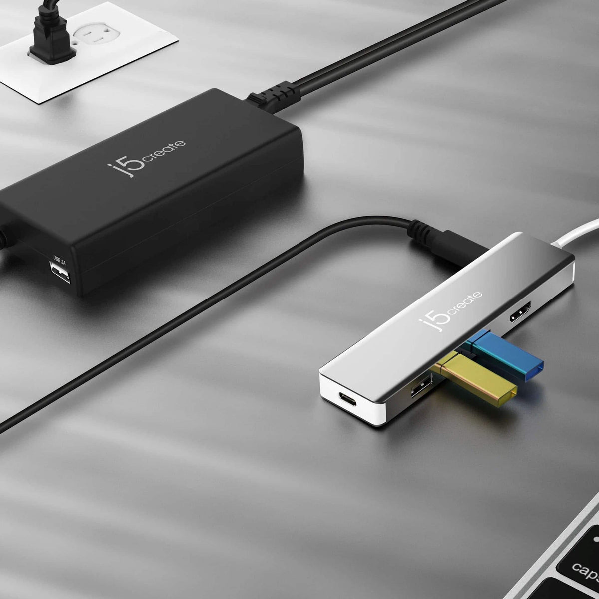 j5create - 100W Super Charger - Works with Chromebook Certified - Black